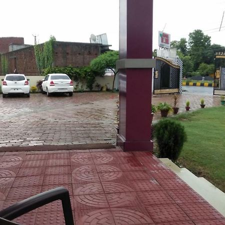 Hotel The Ideal Kushinagar Dış mekan fotoğraf