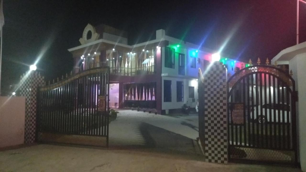 Hotel The Ideal Kushinagar Dış mekan fotoğraf