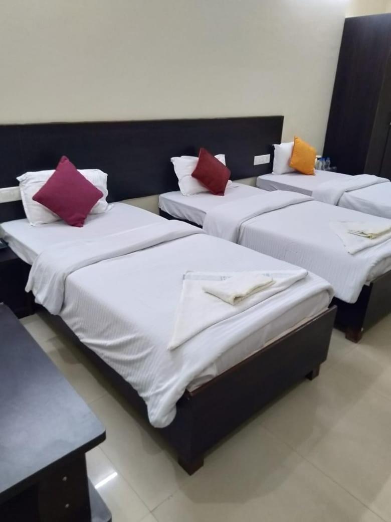 Hotel The Ideal Kushinagar Dış mekan fotoğraf