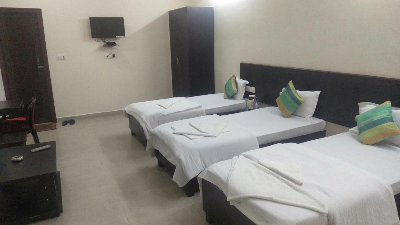 Hotel The Ideal Kushinagar Dış mekan fotoğraf