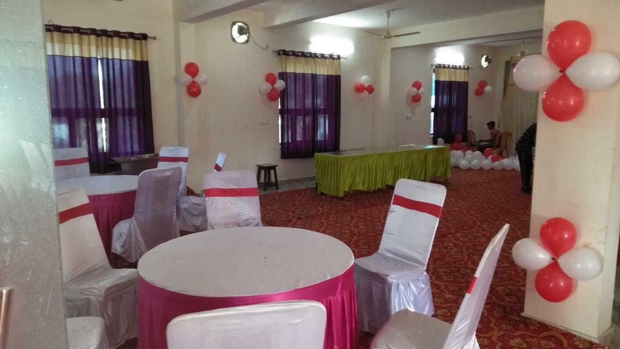 Hotel The Ideal Kushinagar Dış mekan fotoğraf
