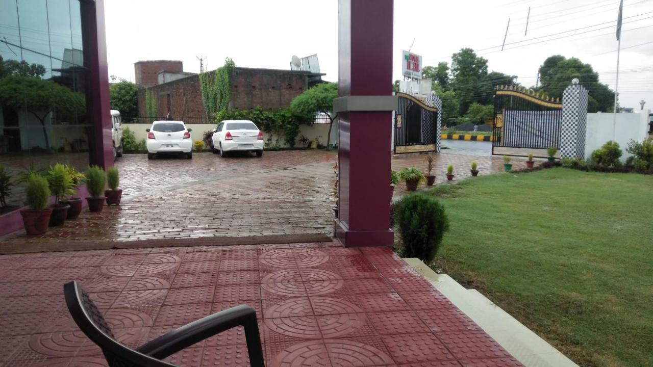 Hotel The Ideal Kushinagar Dış mekan fotoğraf