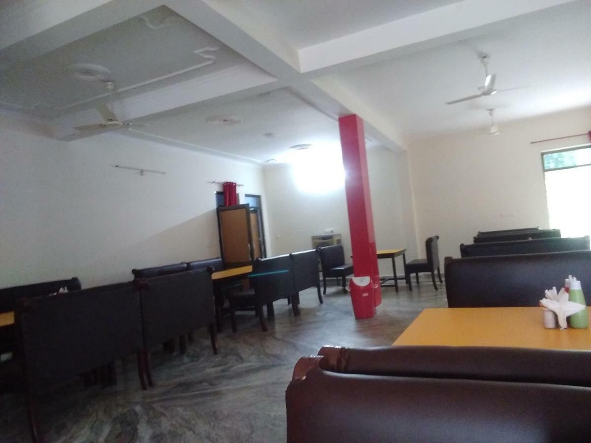 Hotel The Ideal Kushinagar Dış mekan fotoğraf