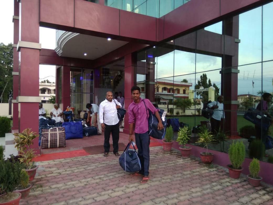 Hotel The Ideal Kushinagar Dış mekan fotoğraf