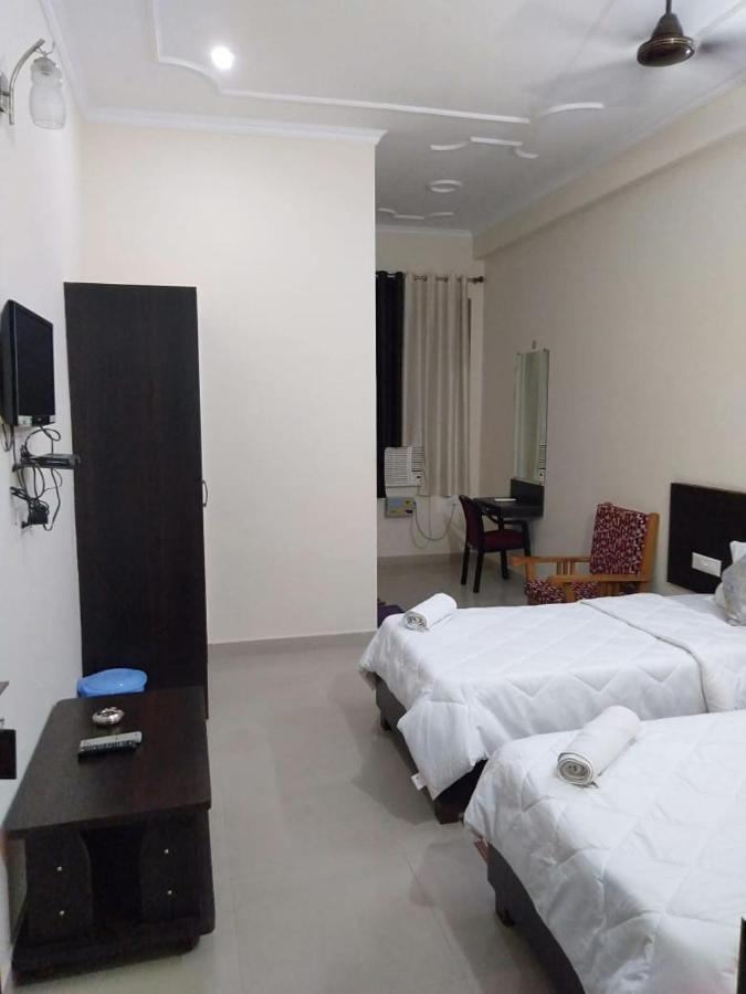 Hotel The Ideal Kushinagar Dış mekan fotoğraf