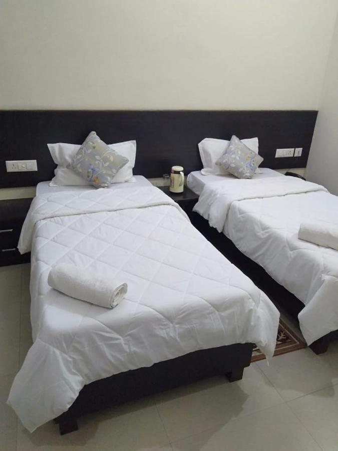 Hotel The Ideal Kushinagar Dış mekan fotoğraf