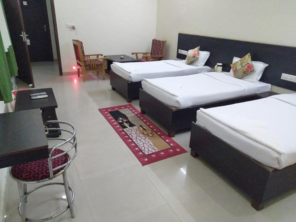 Hotel The Ideal Kushinagar Dış mekan fotoğraf