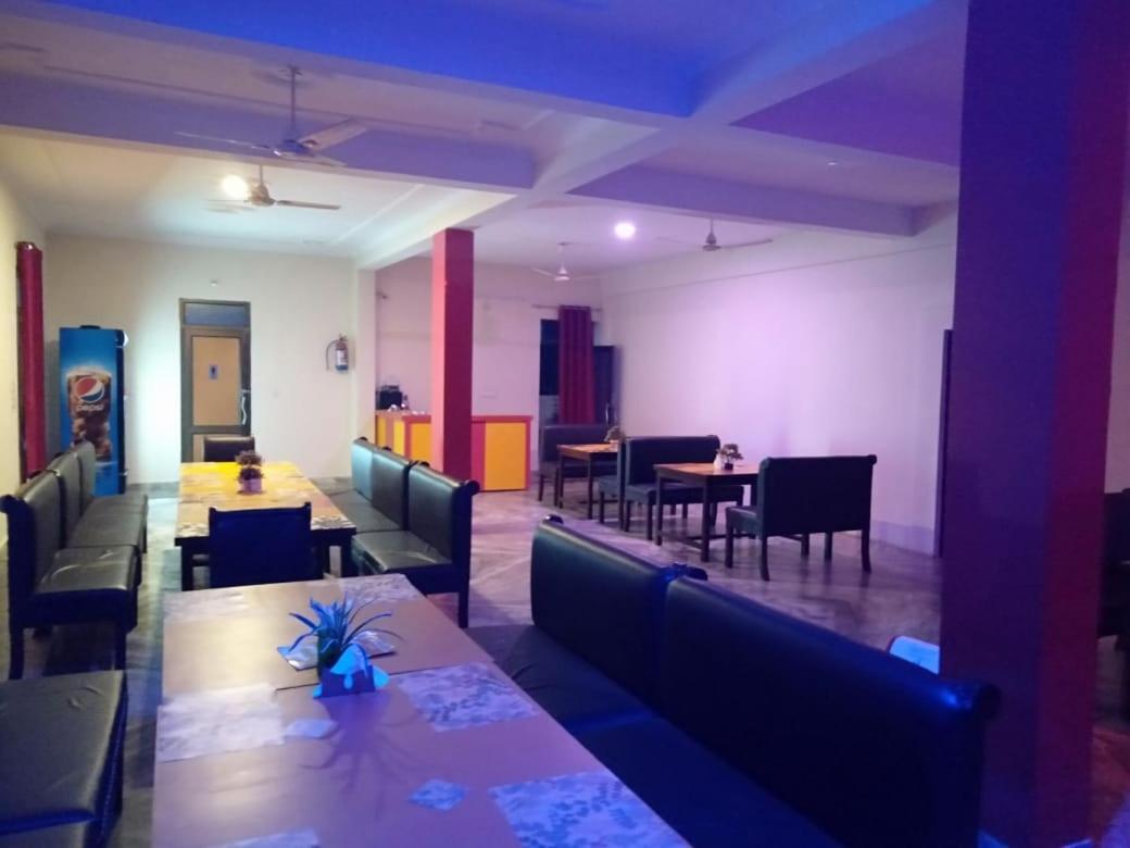 Hotel The Ideal Kushinagar Dış mekan fotoğraf