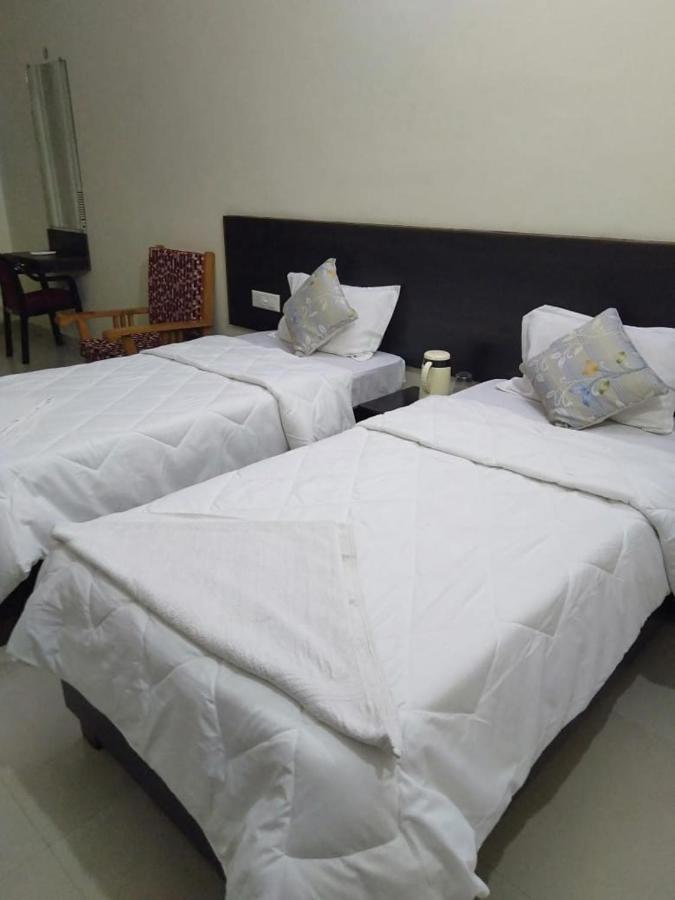 Hotel The Ideal Kushinagar Dış mekan fotoğraf